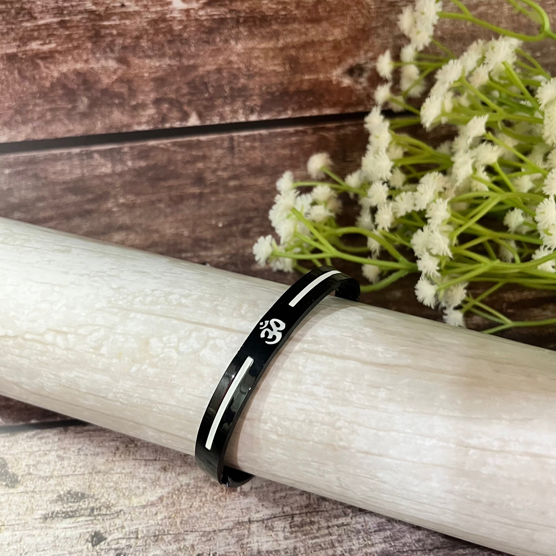 Om Black Cuff Kada – Silence That Speaks Strength