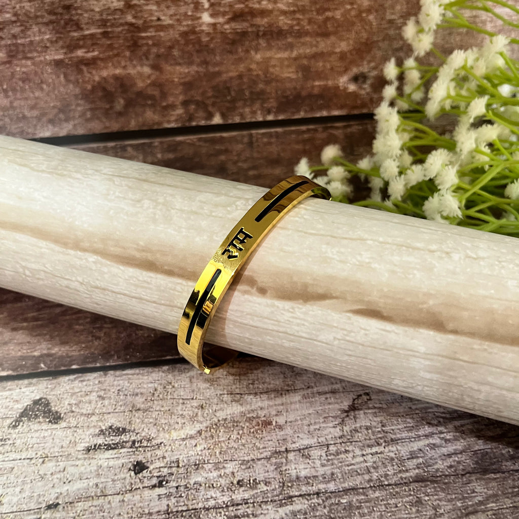 Golden Ram Kada – Devotion Woven in Metal